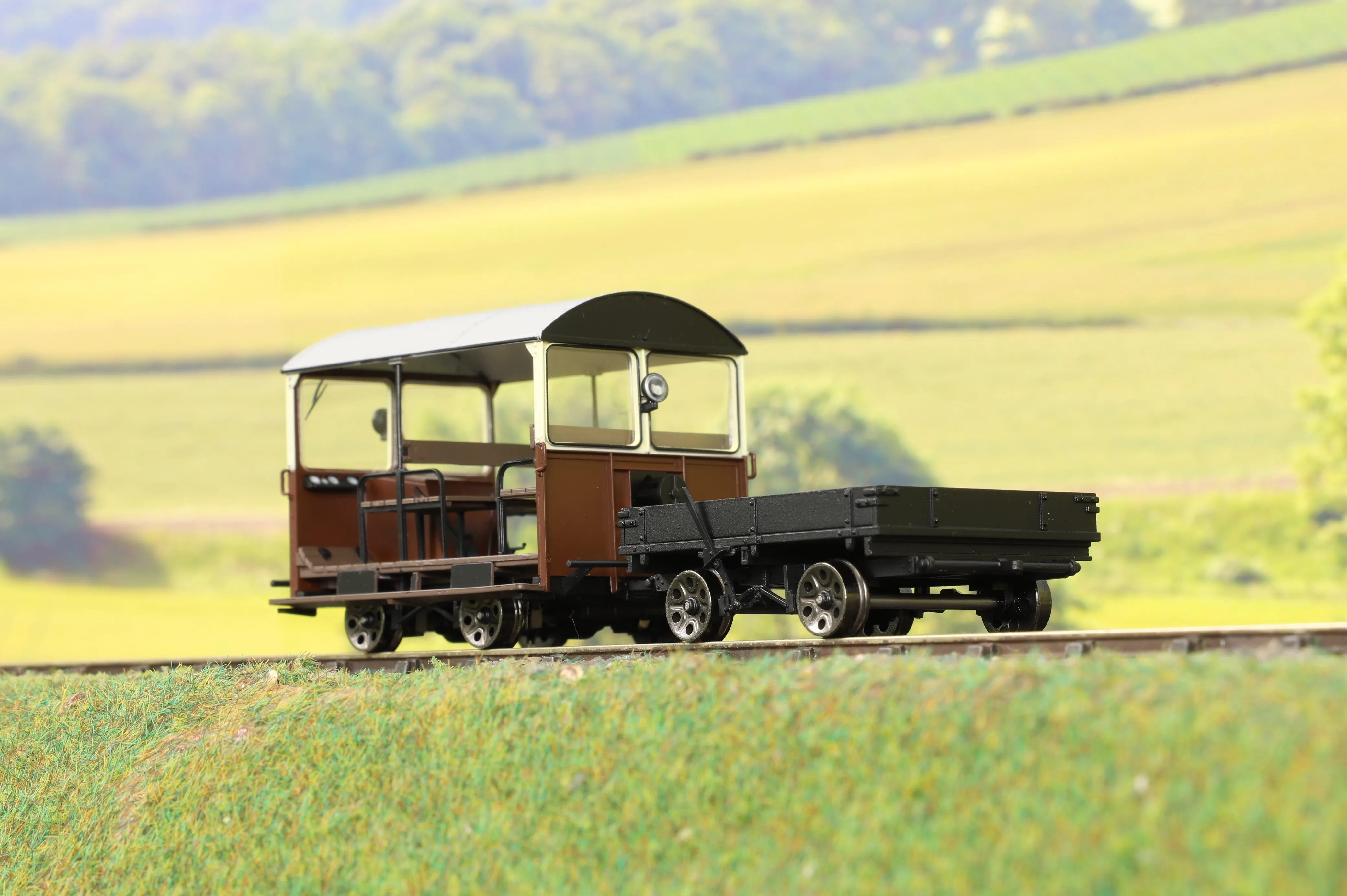 Ellis Clark Trains E1020Z Finescale O Gauge Wickham Trolley & Trailer, Choc & Cream, Limited Edition